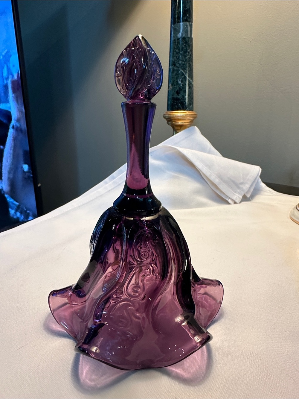 Vintage Fenton purple Glass Bell Décor - Purple
